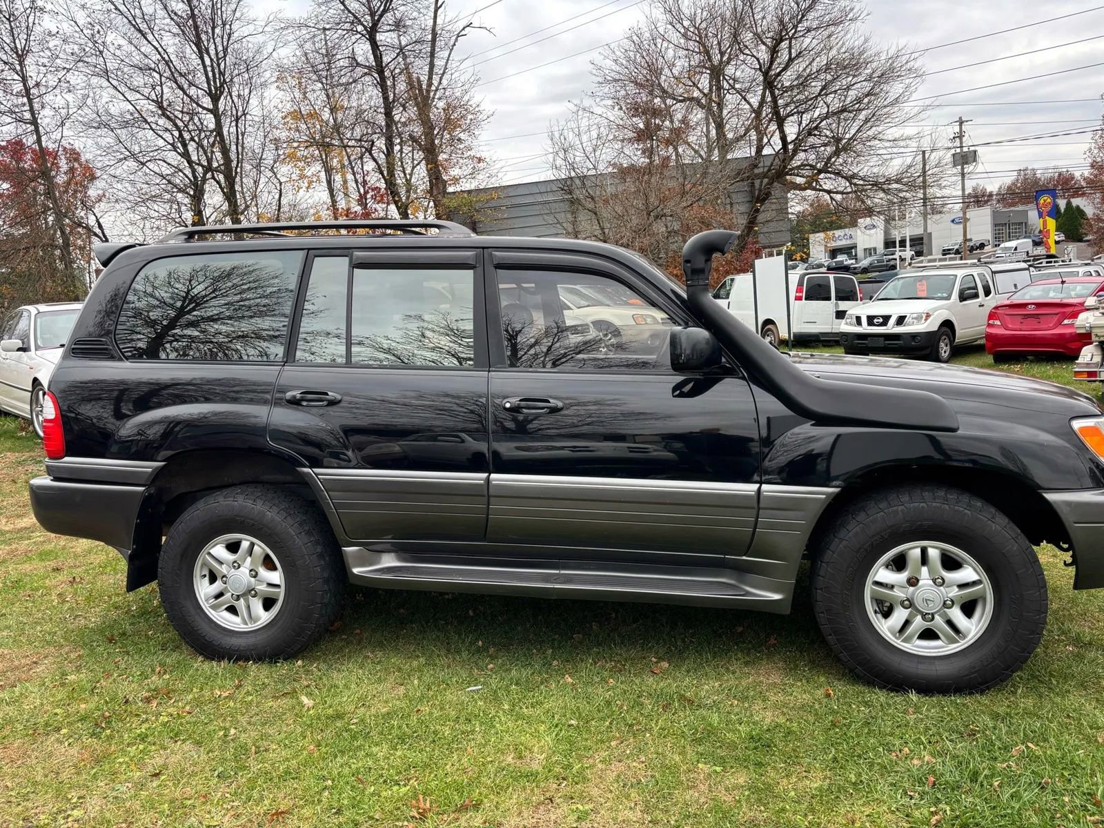 Used 2000 Lexus LX 470 4WD image 2