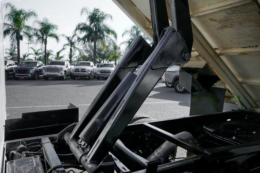 Used 2022 RAM 5500 Tradesman w/ Chrome Appearance Group image 12