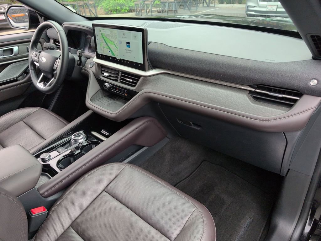 Used 2025 Ford Explorer Platinum w/ LUX Leather Package image 33