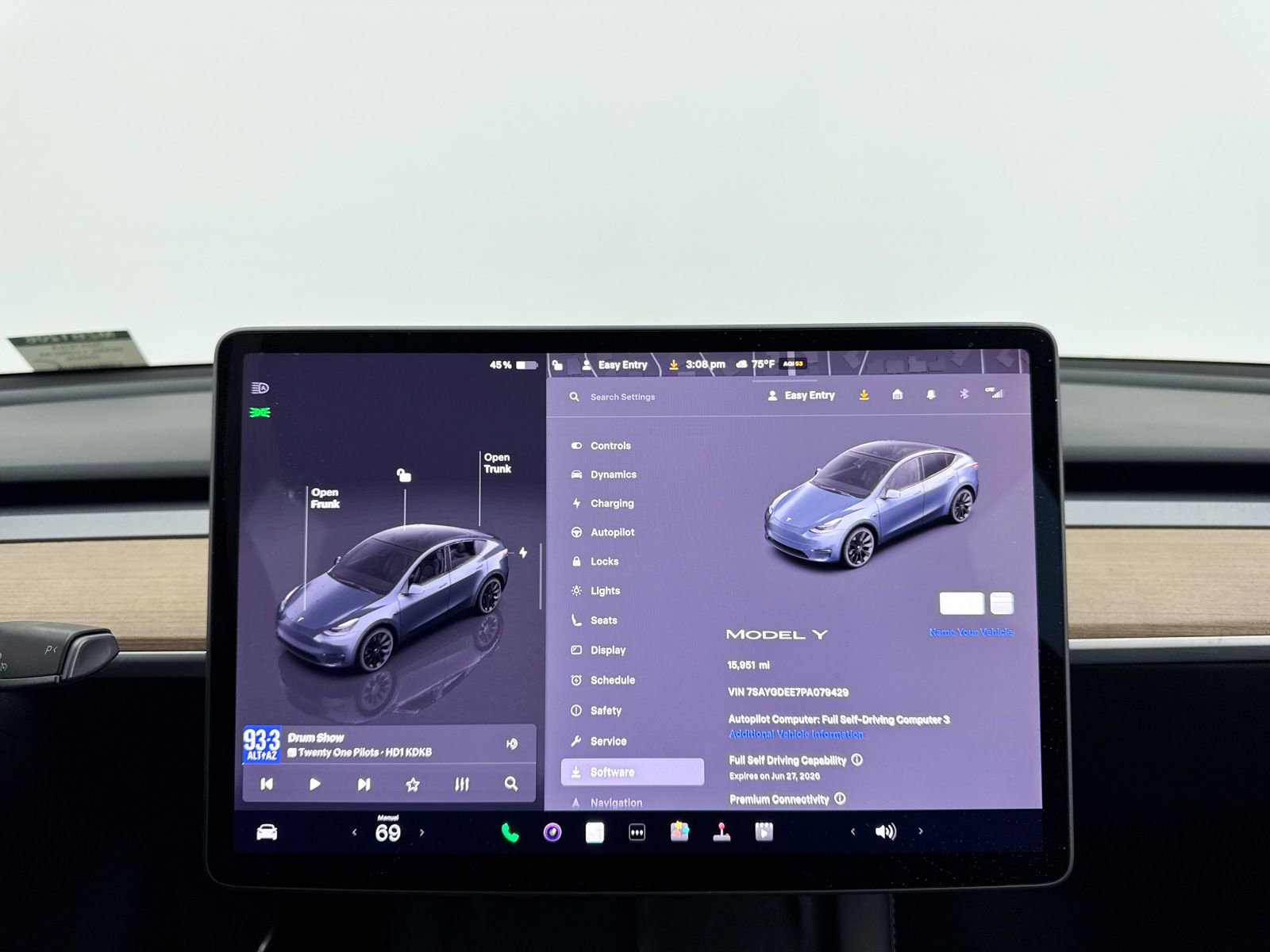 Used 2023 Tesla Model Y Long Range image 29