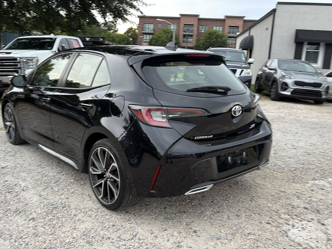 Used 2022 Toyota Corolla XSE FWD image 11