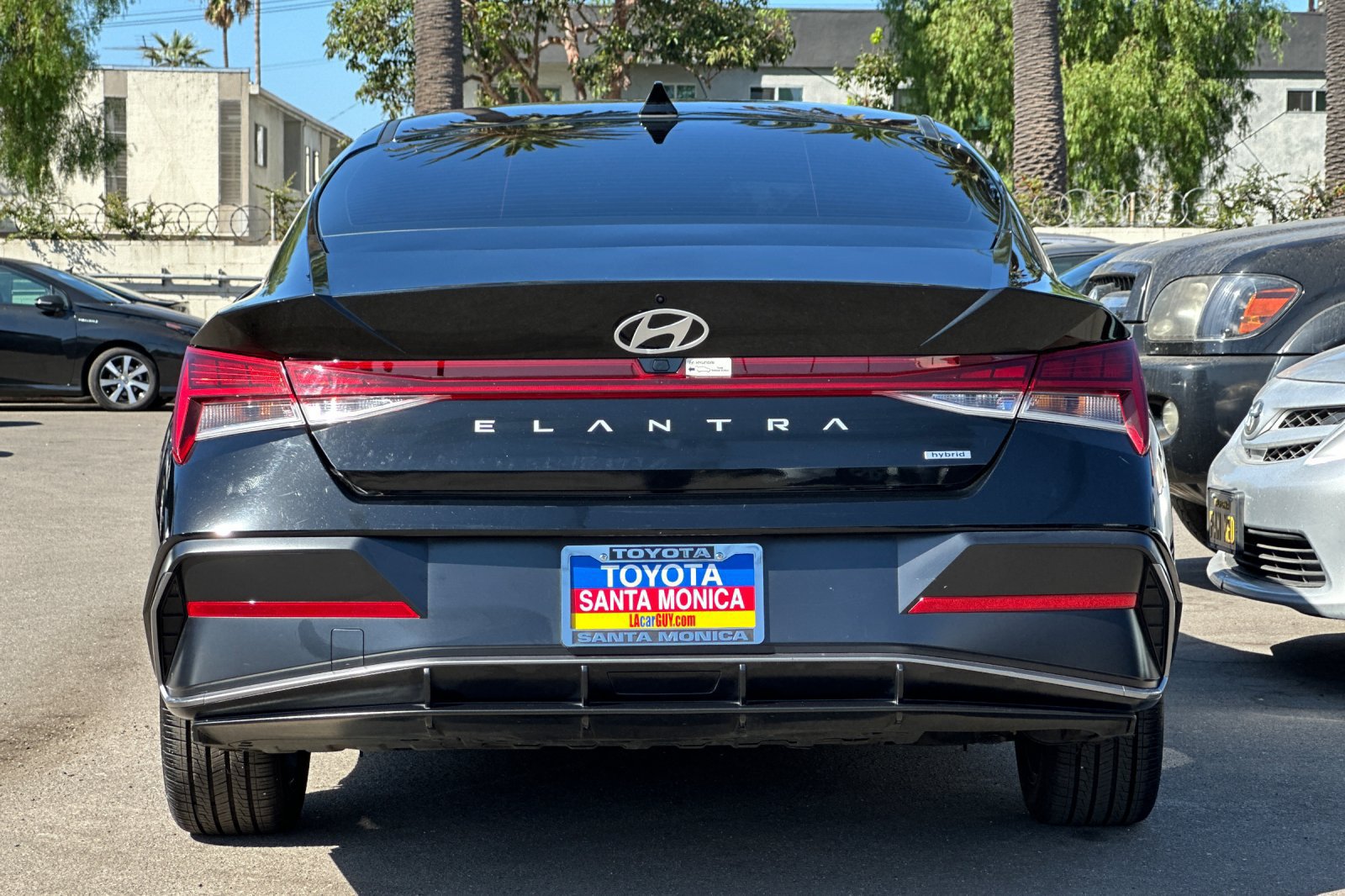 Used 2025 Hyundai Elantra Limited w/ Cargo Package FWD image 4