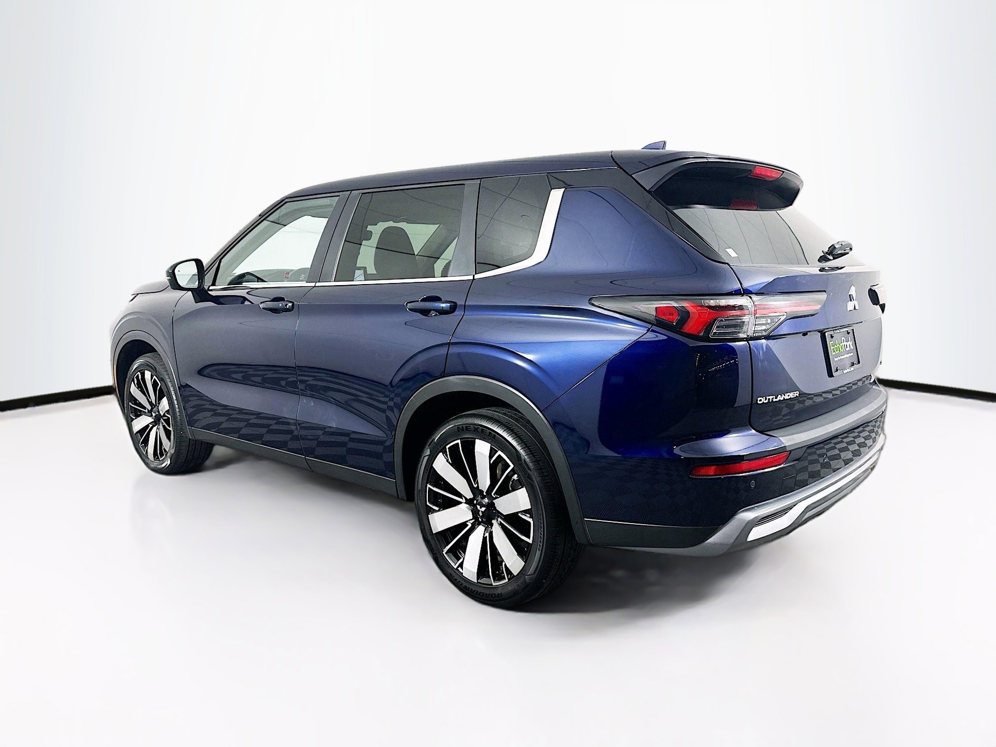 Used 2025 Mitsubishi Outlander SE AWD/4WD image 5