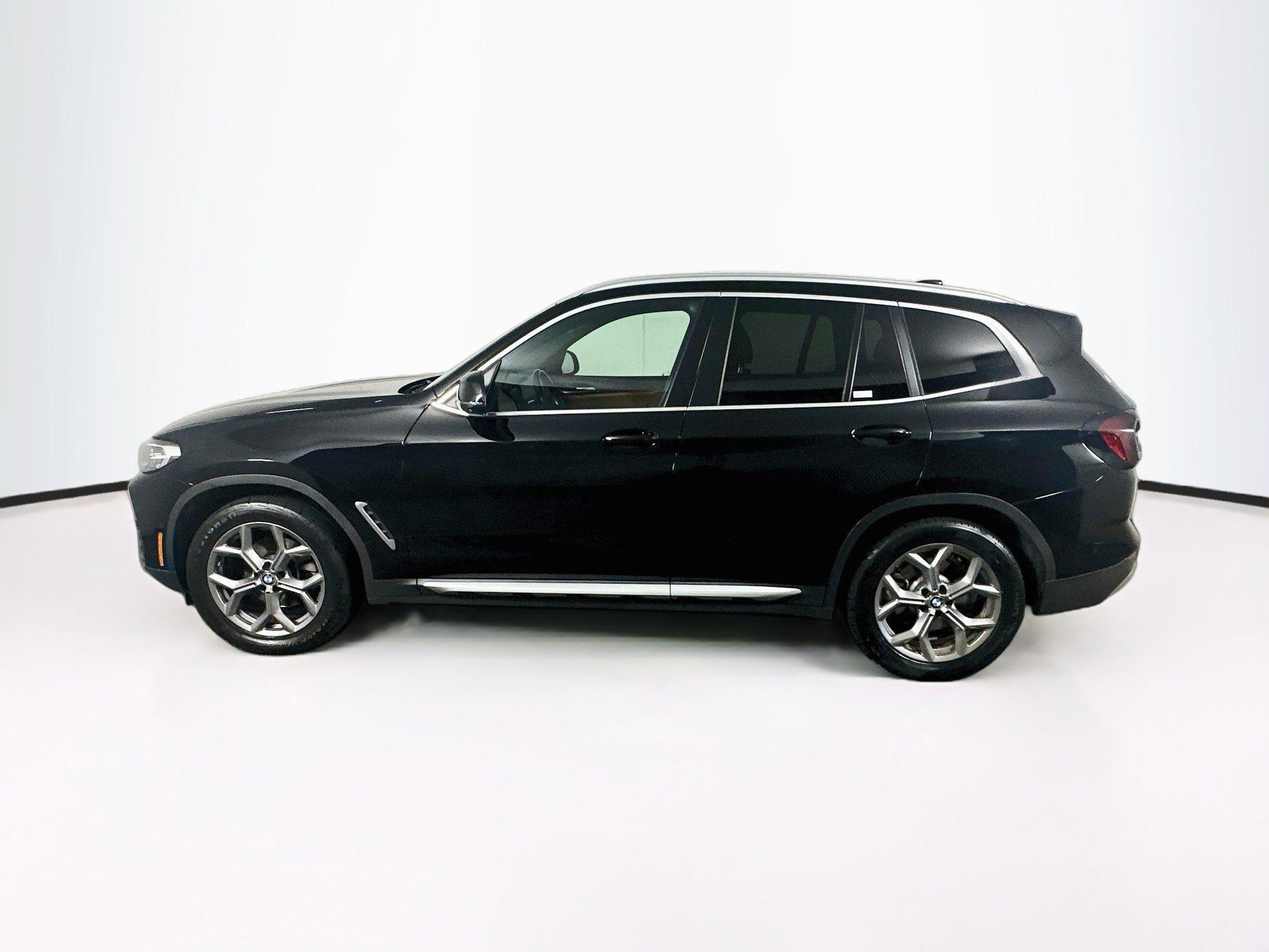 Used 2023 BMW X3 xDrive30i w/ Premium Package AWD/4WD image 4