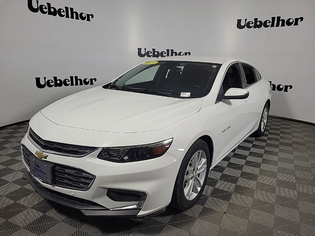 Used 2017 Chevrolet Malibu LT w/ Driver Confidence Package image 3