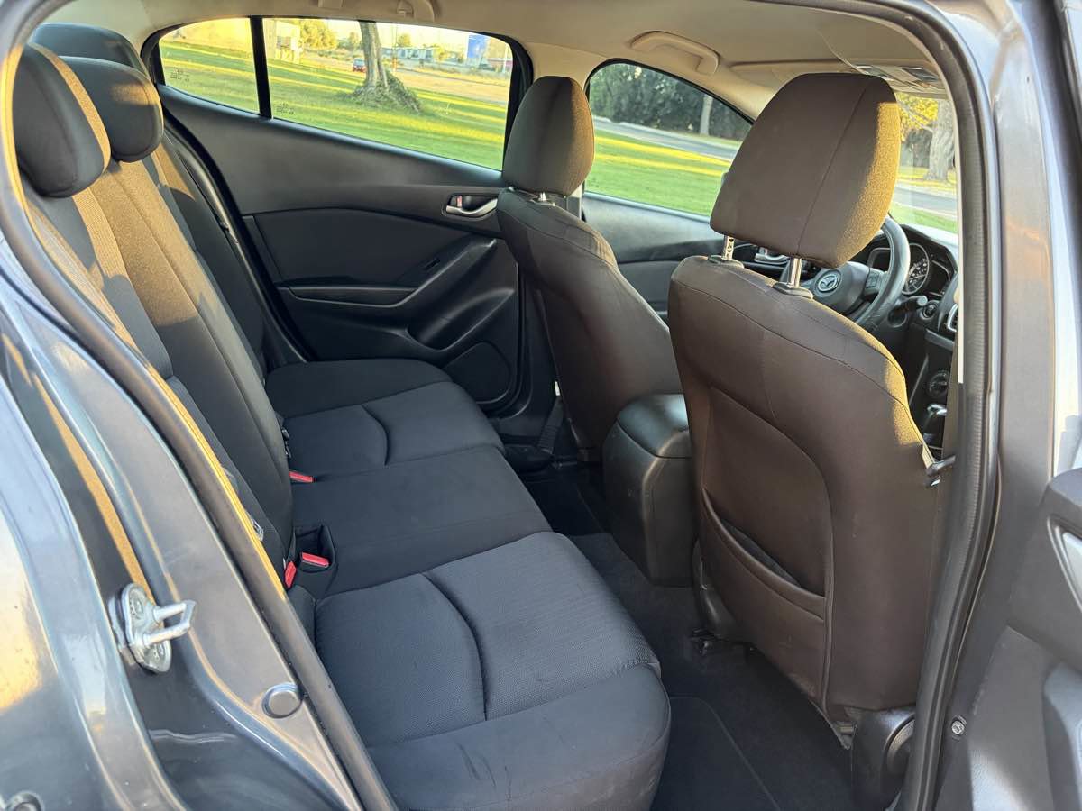 Used 2015 MAZDA MAZDA3 i Sport FWD image 15