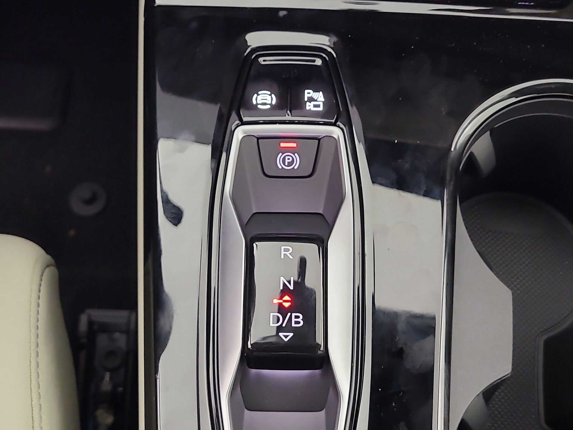 New 2025 Audi Q6 e-tron Premium Plus image 35