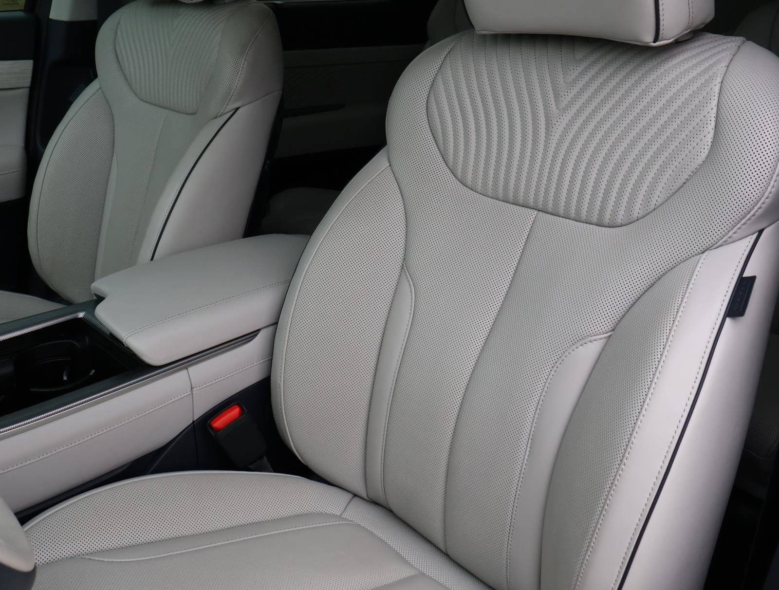 Used 2025 Hyundai Palisade Calligraphy image 14