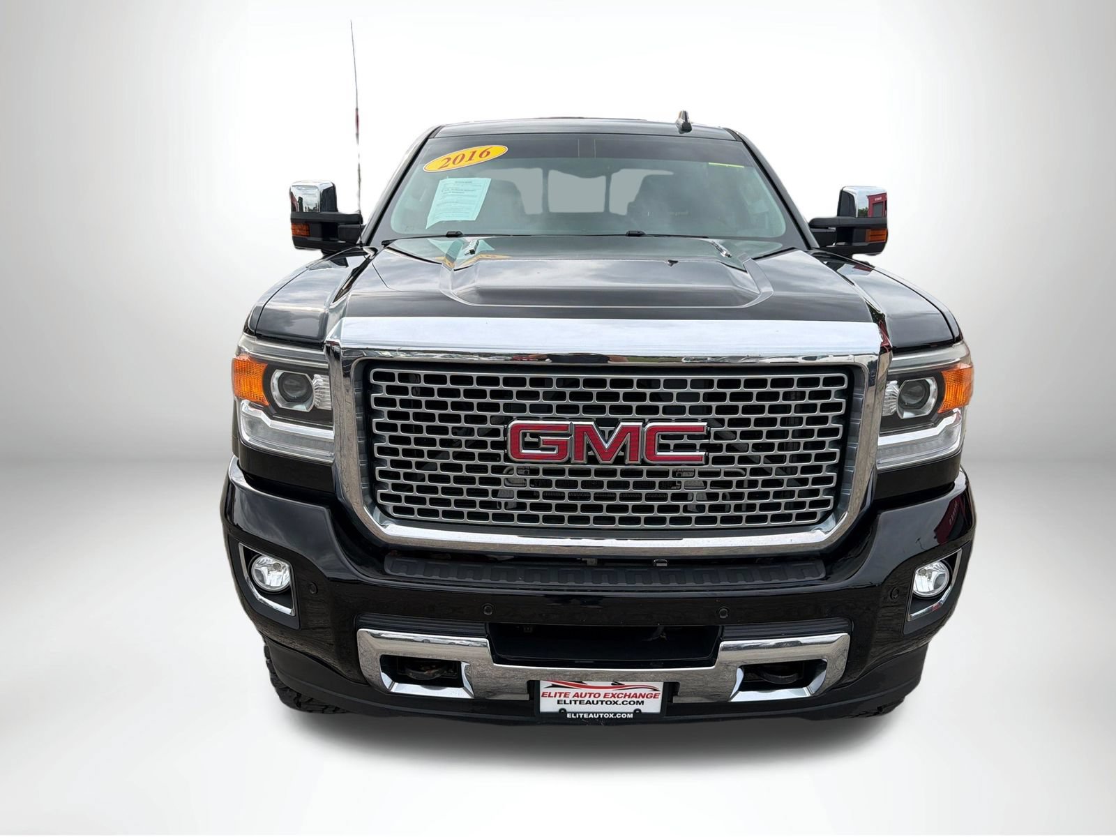 Used 2016 GMC Sierra 2500 Denali w/ Suspension Package, Off-Road AWD/4WD image 10