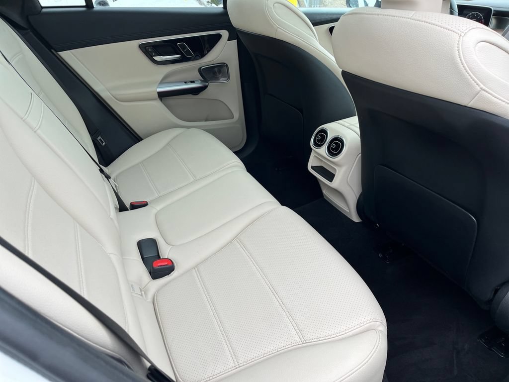 Used 2023 Mercedes-Benz GLC 300 4MATIC image 19