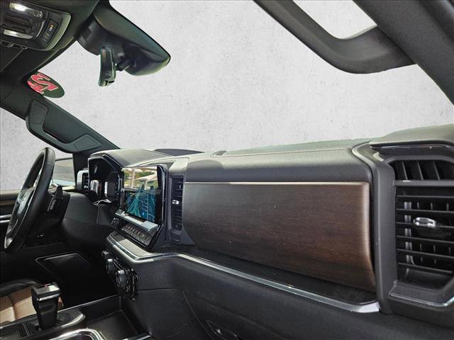 Used 2024 Chevrolet Silverado 1500 High Country w/ High Country Premium Package AWD/4WD image 27