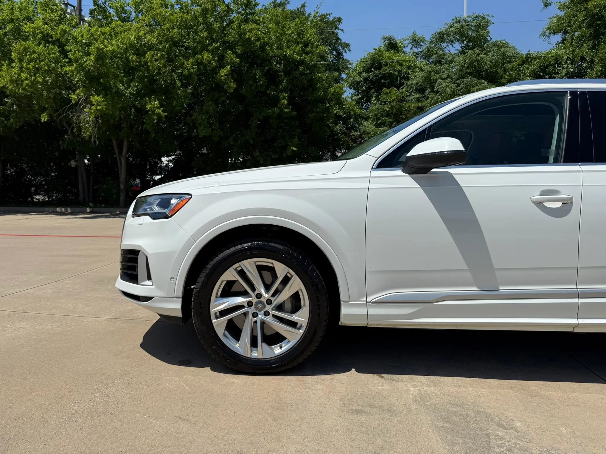 Used 2020 Audi Q7 3.0T Premium Plus w/ Premium Plus Package AWD/4WD image 17