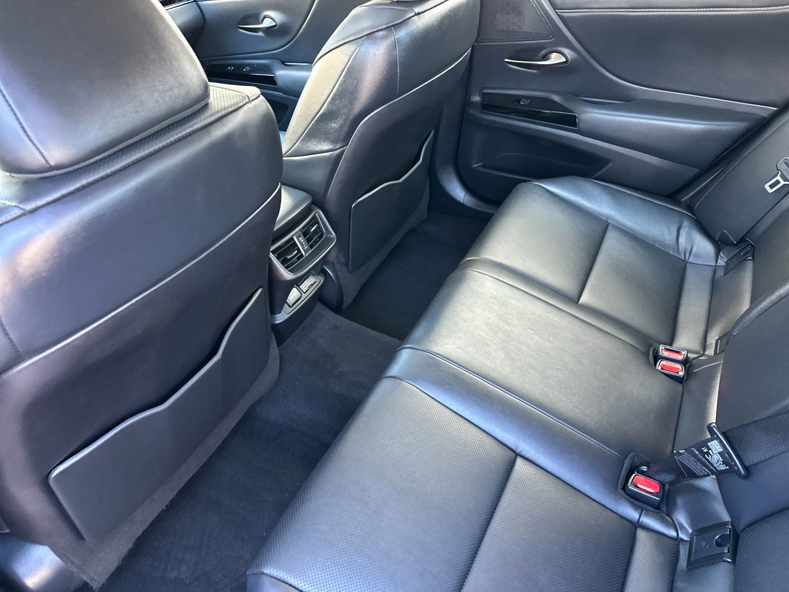 Used 2024 Lexus ES 300h w/ Premium Package image 13