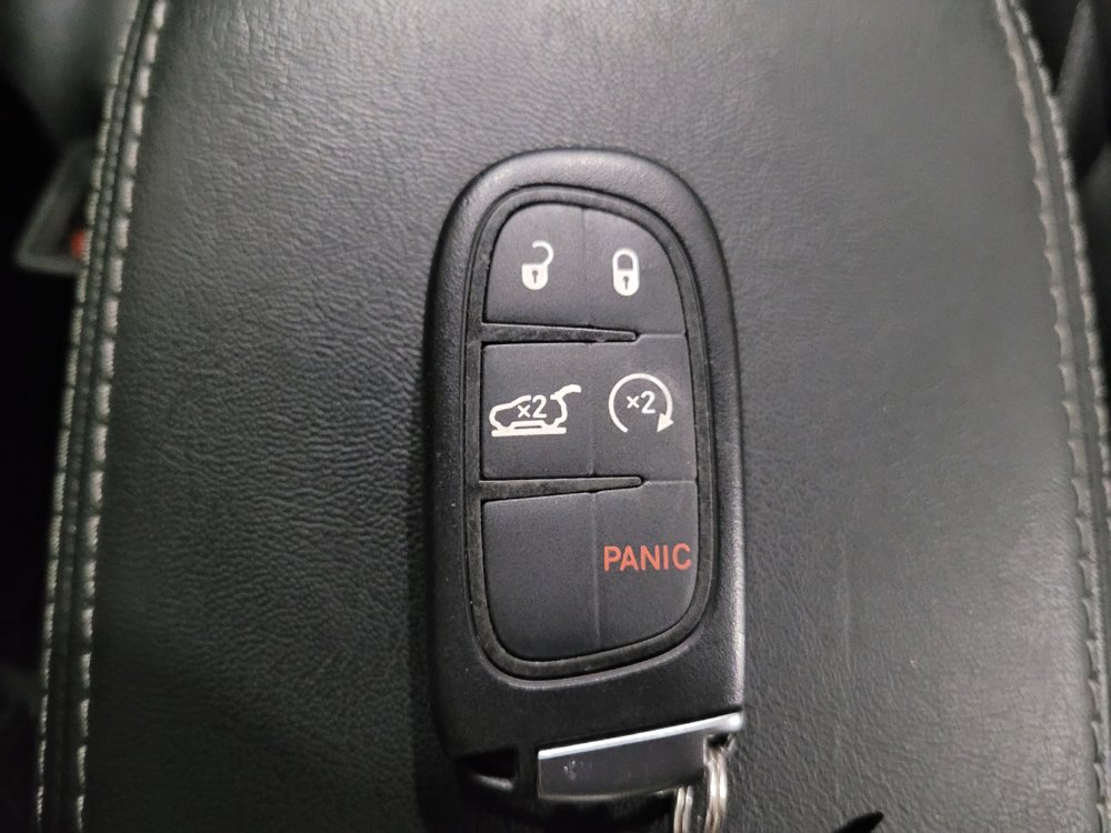 Used 2022 Jeep Cherokee Limited AWD/4WD image 32