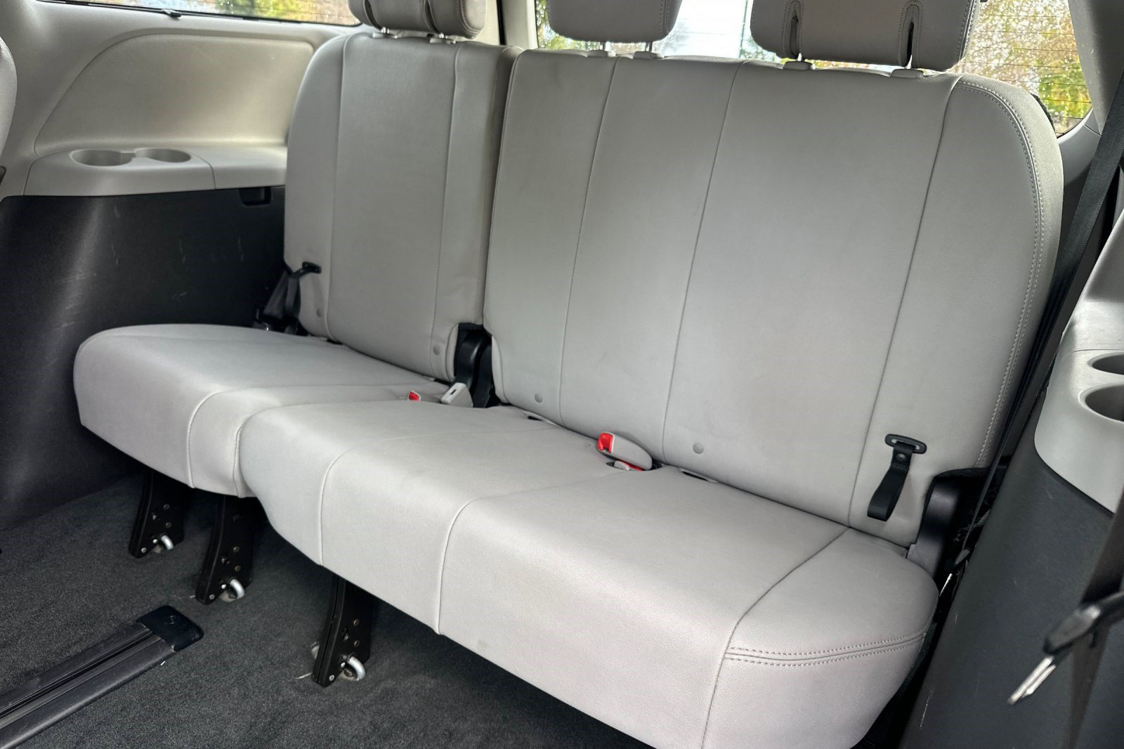 Used 2015 Toyota Sienna Limited Premium image 19