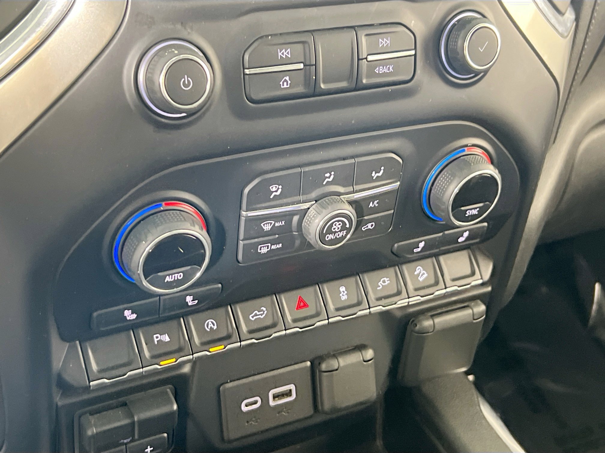 Used 2021 Chevrolet Silverado 1500 RST image 15