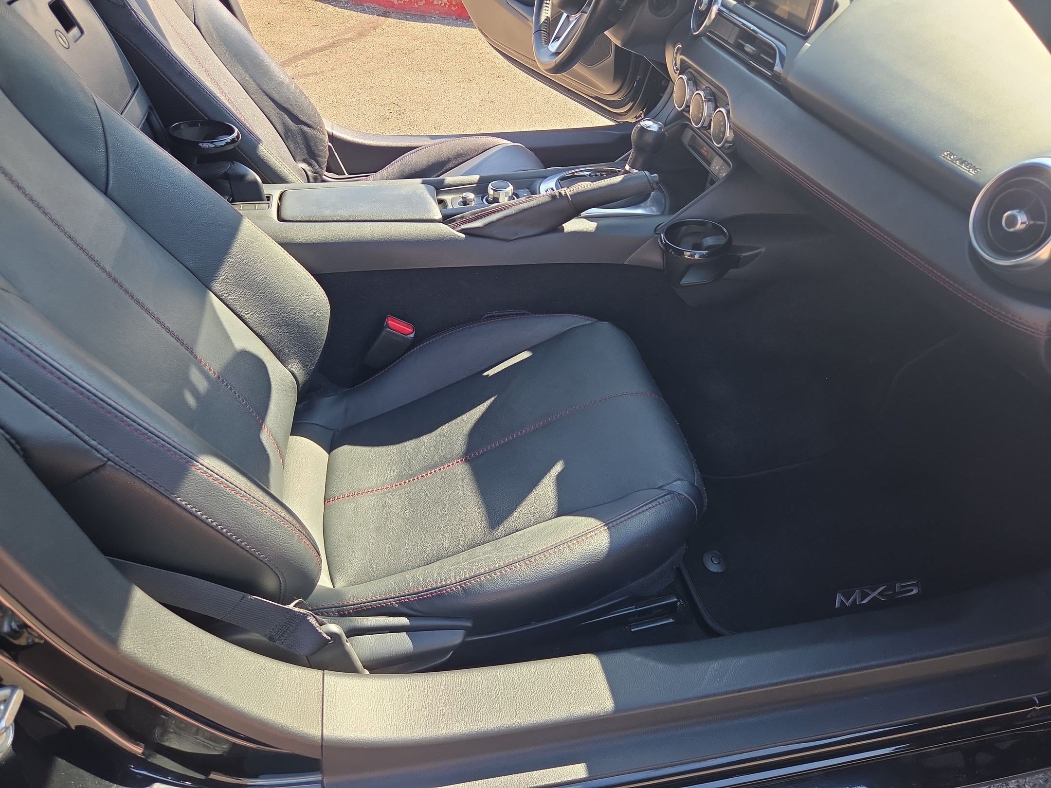 Used 2016 MAZDA MX-5 Miata Grand Touring RWD image 24