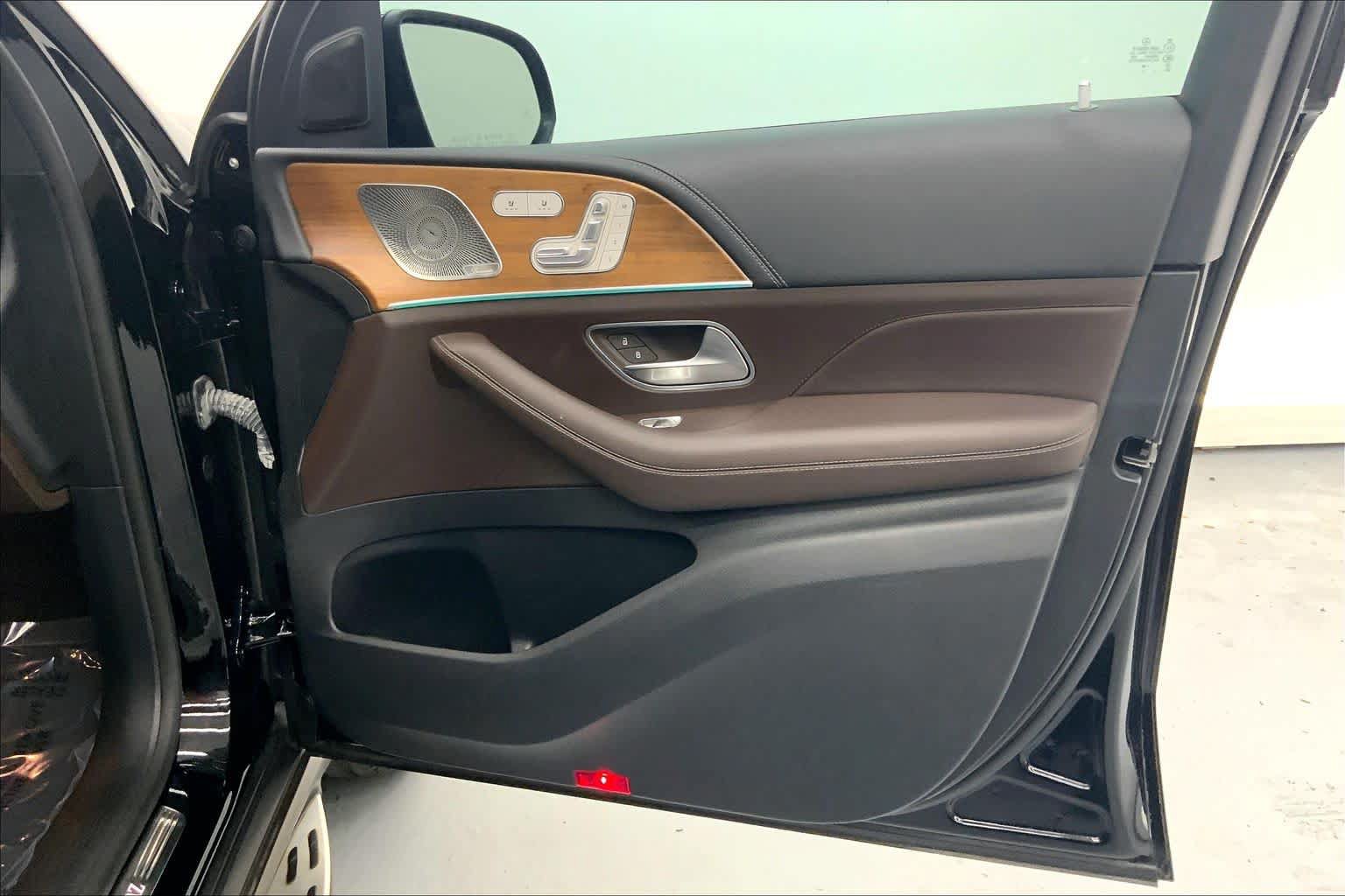 Used 2022 Mercedes-Benz GLS 450 4MATIC image 9