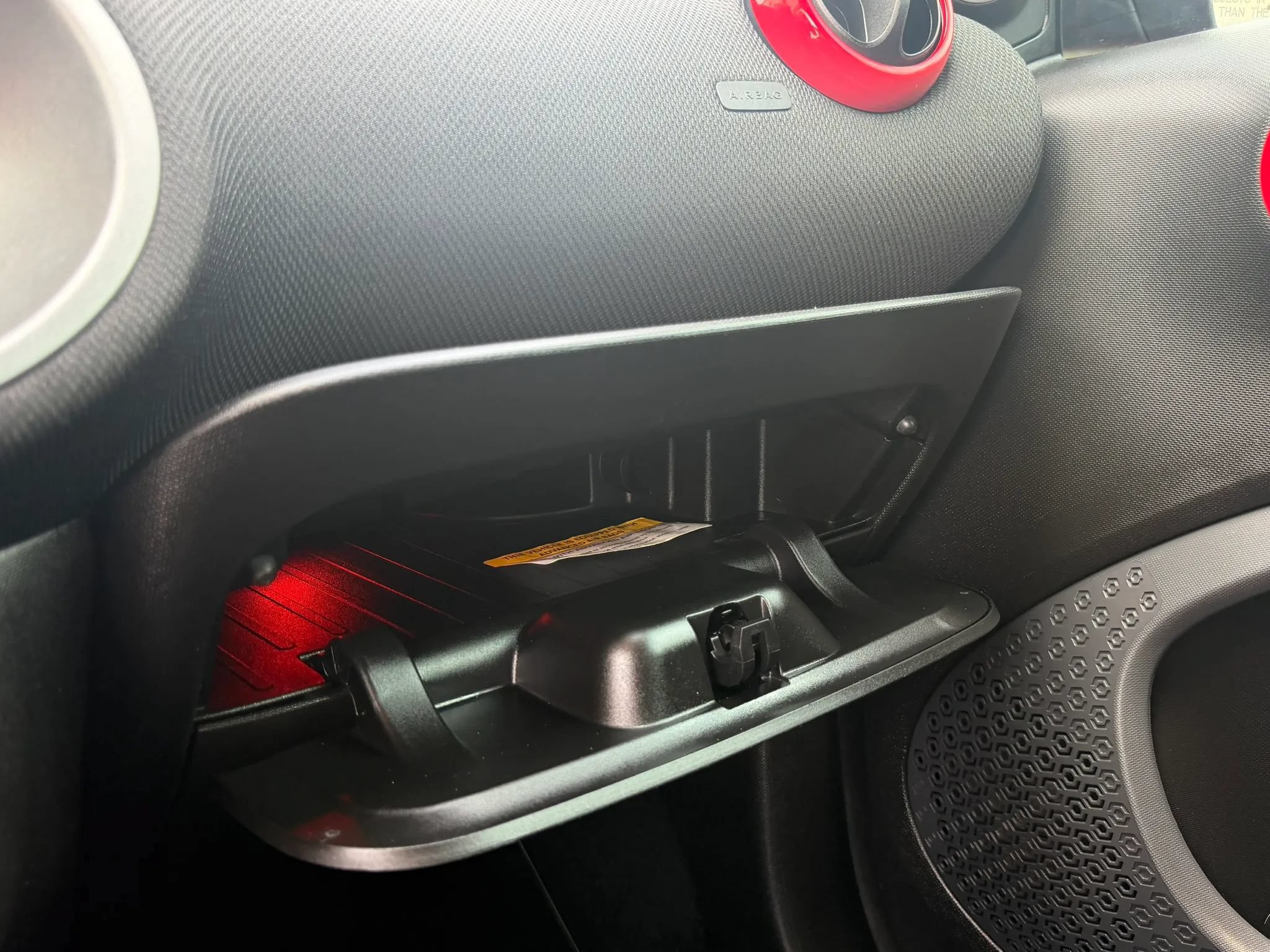 Used 2017 smart fortwo passion RWD image 24
