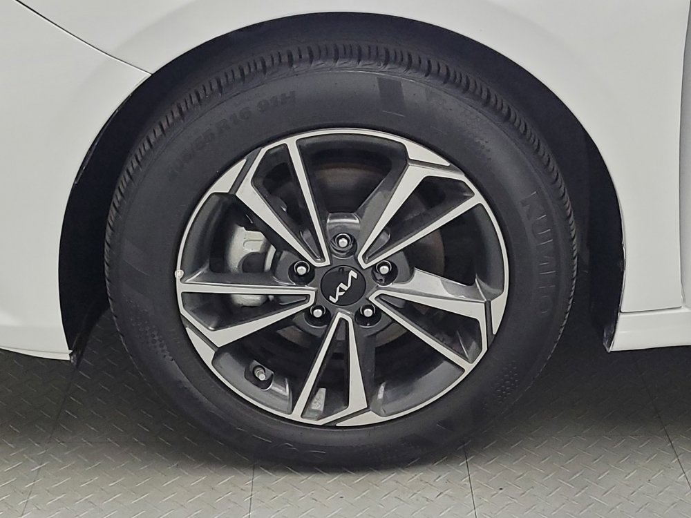 Used 2024 Kia Forte LXS image 31