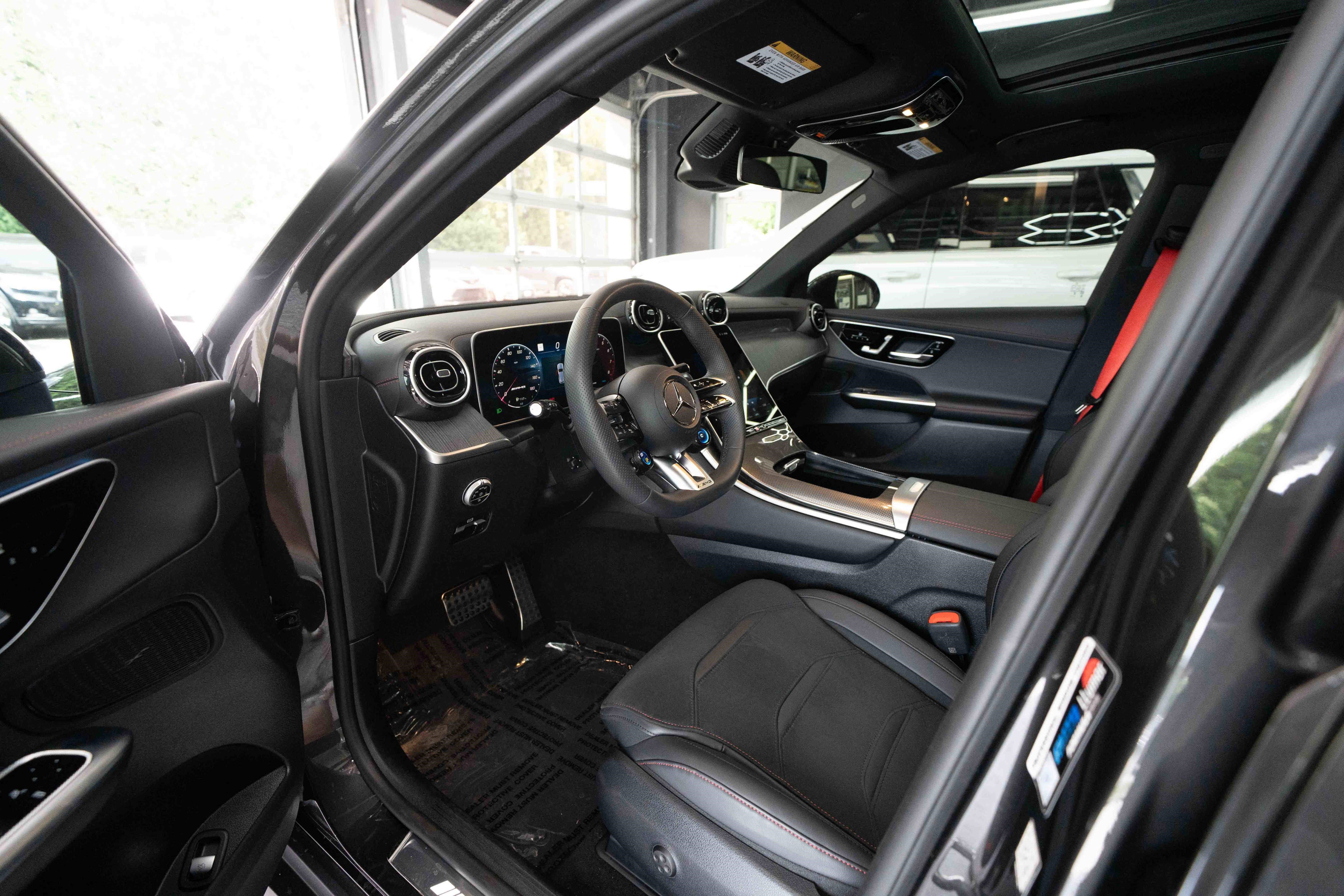 Used 2025 Mercedes-Benz GLC 43 AMG 4MATIC image 8