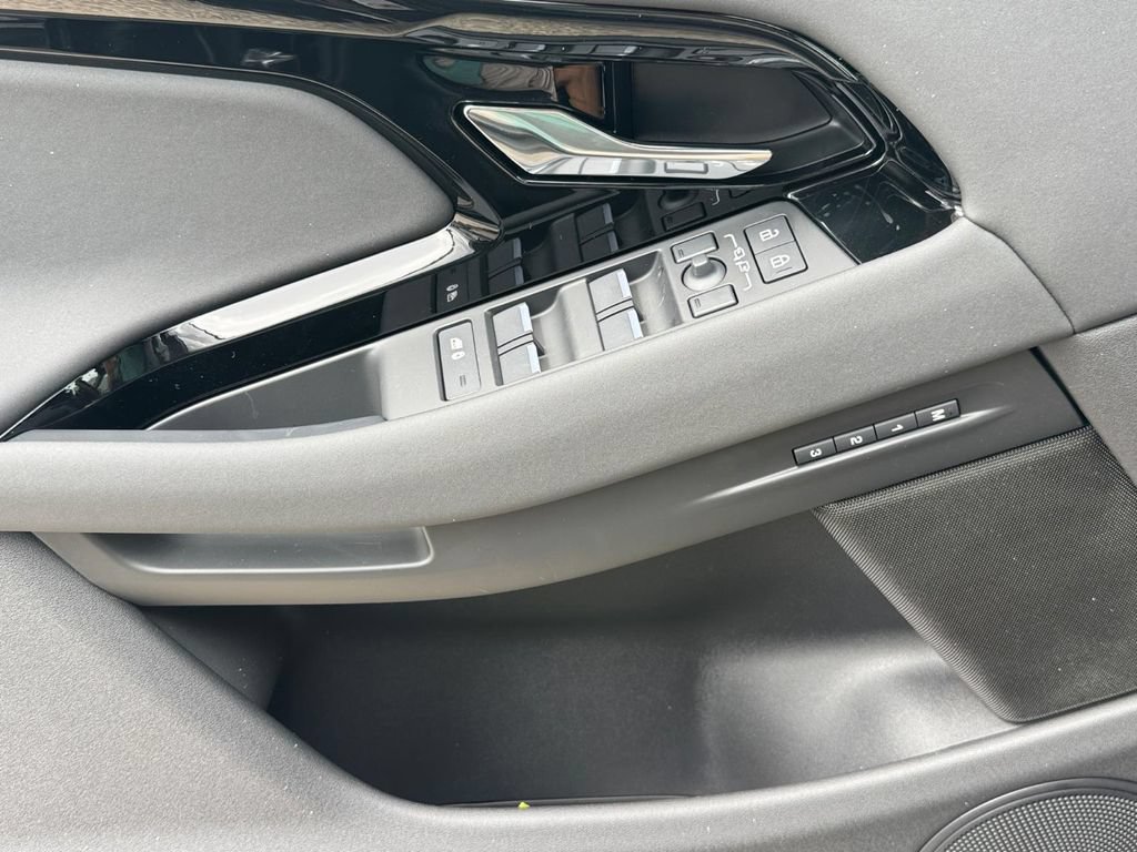 New 2026 Land Rover Range Rover Evoque S AWD/4WD image 16