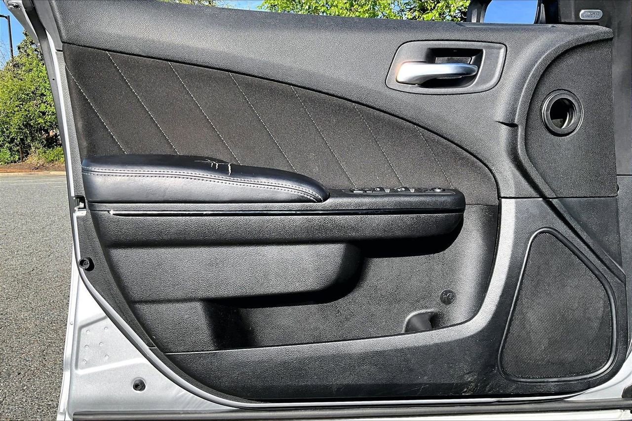 Used 2022 Dodge Charger GT w/ Blacktop Package image 25