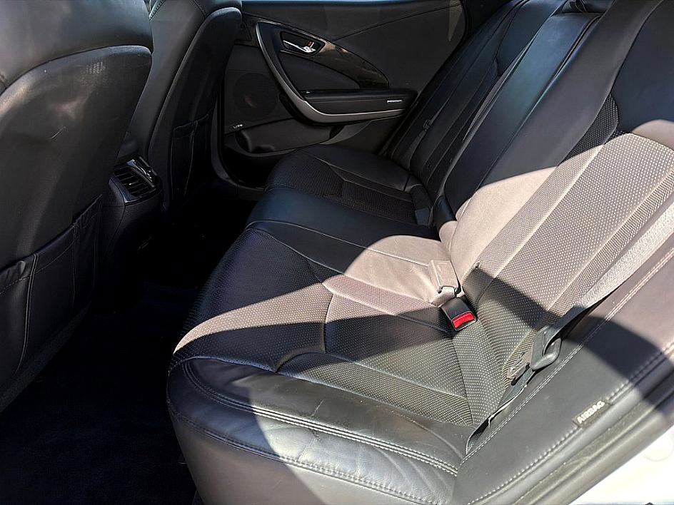 Used 2015 Hyundai Azera image 8