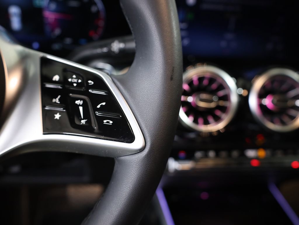 Certified 2025 Mercedes-Benz GLB 250 4MATIC image 15