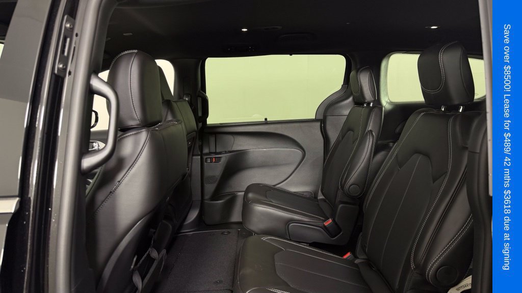 New 2027 Chrysler Pacifica Select FWD image 27