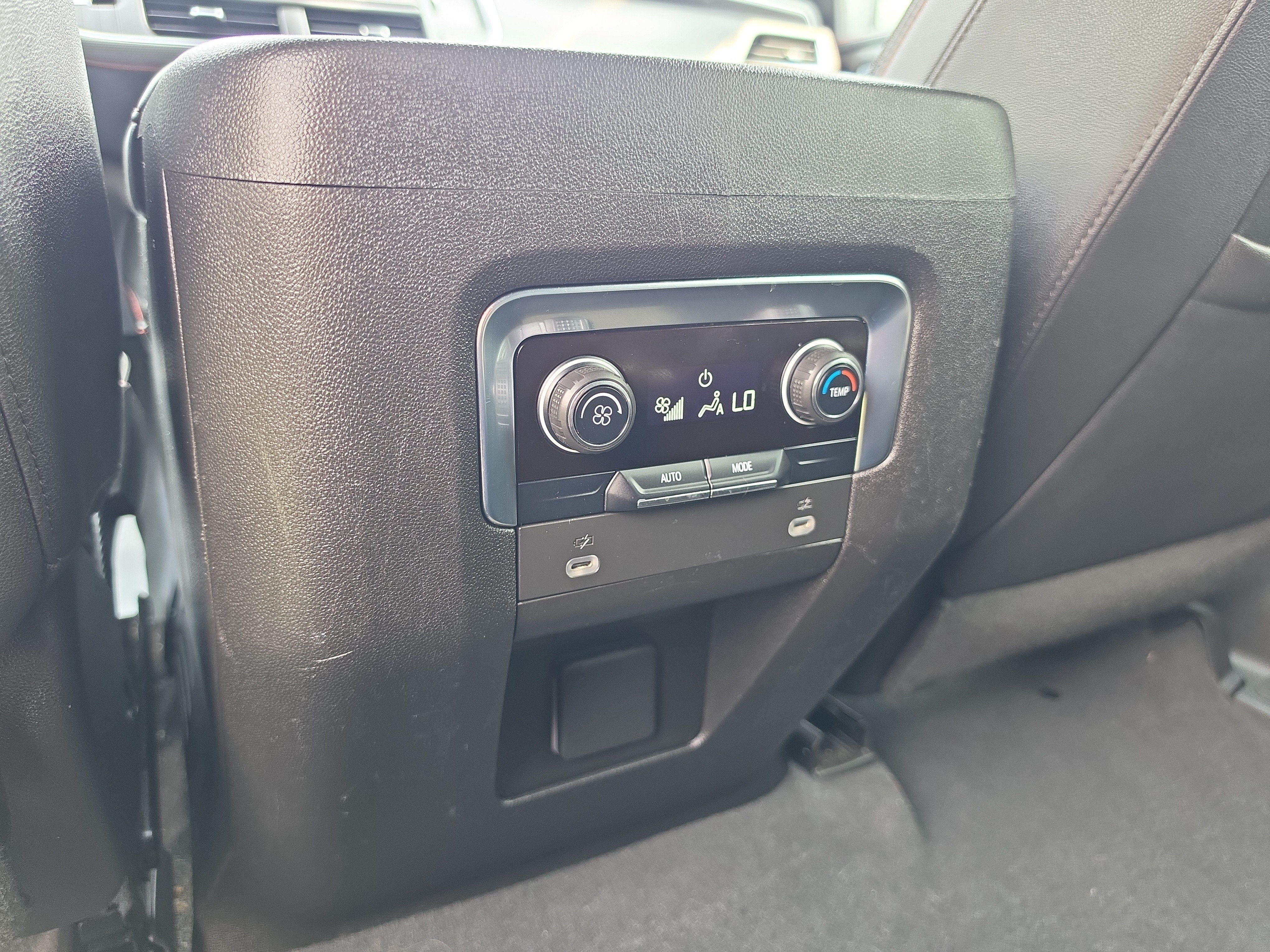 Used 2023 Chevrolet Tahoe RST AWD/4WD image 16