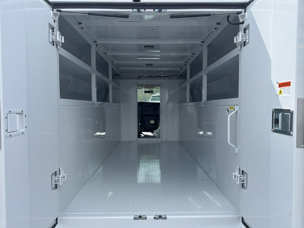 New 2026 Chevrolet Express 3500 w/ Power Convenience Package RWD image 4