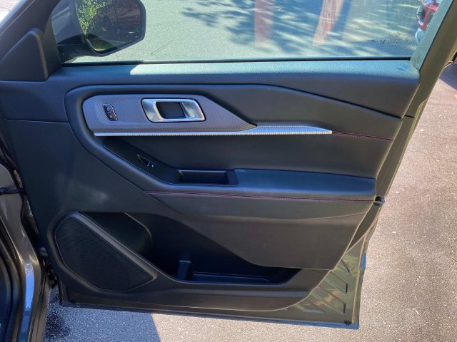 Used 2025 Ford Explorer ST-Line w/ Premium Package RWD image 38
