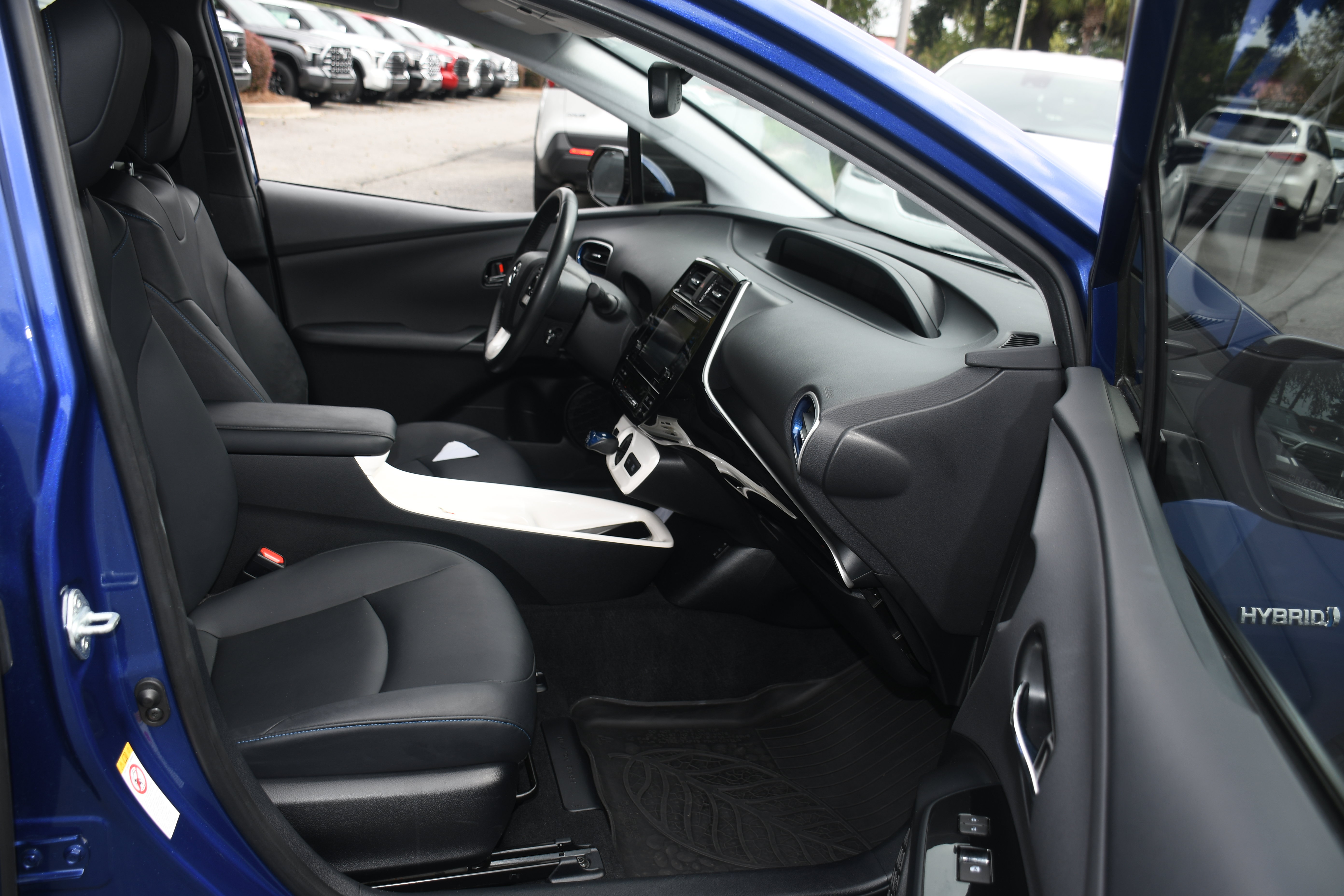 Used 2016 Toyota Prius Four Touring FWD image 19