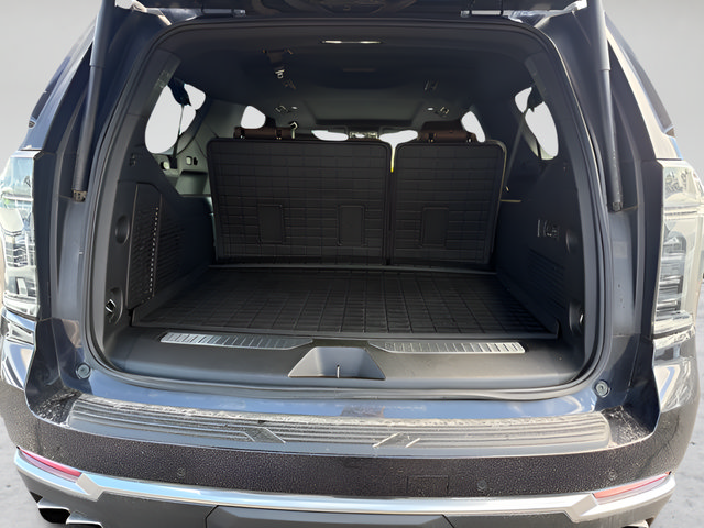 Certified 2025 Chevrolet Suburban High Country AWD/4WD image 11