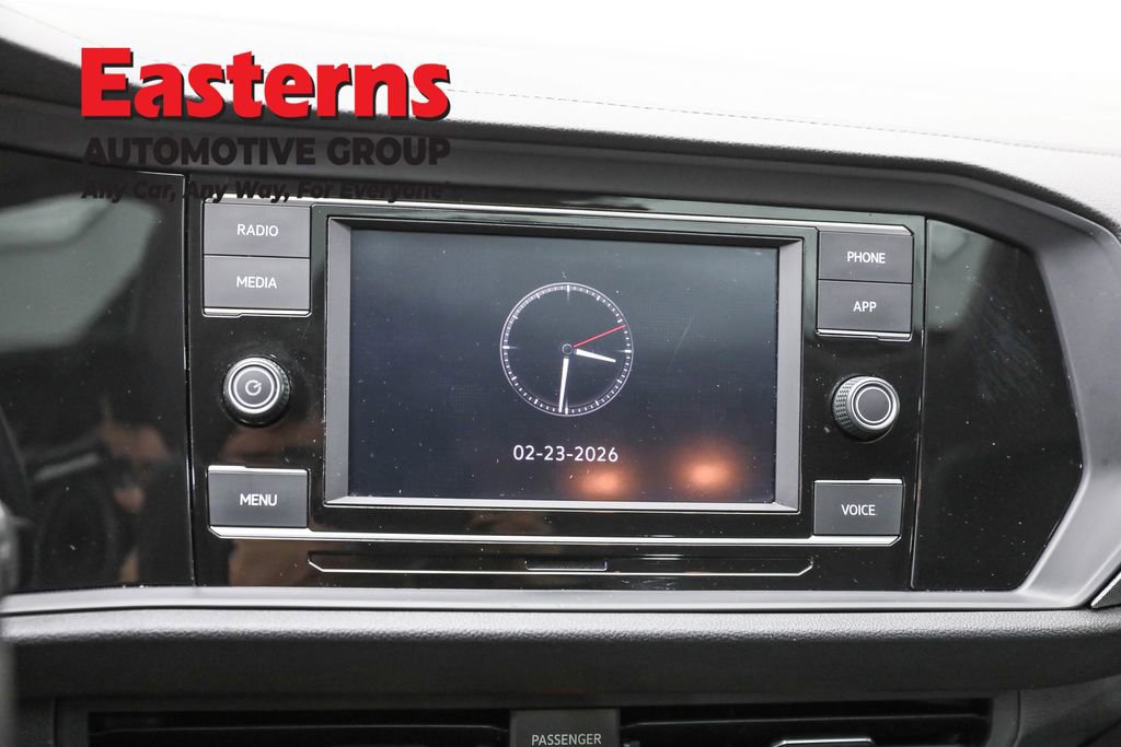 Used 2021 Volkswagen Jetta SE w/ SE Cold Weather Package image 19