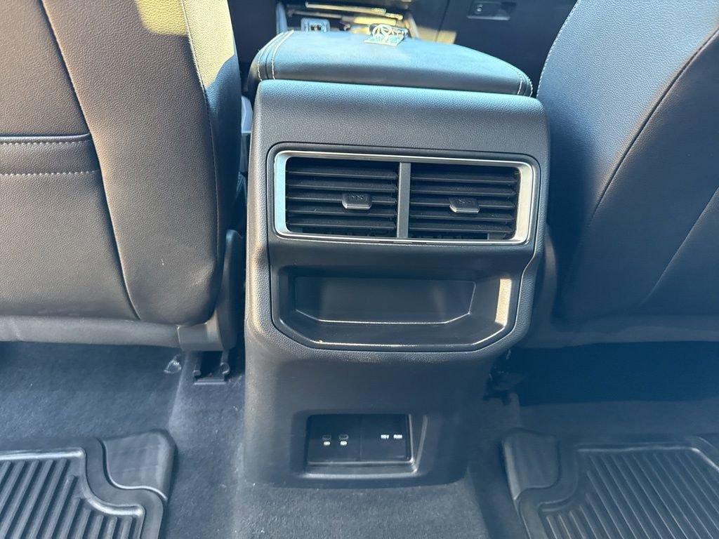 Used 2025 Volkswagen Atlas Cross Sport SE image 27