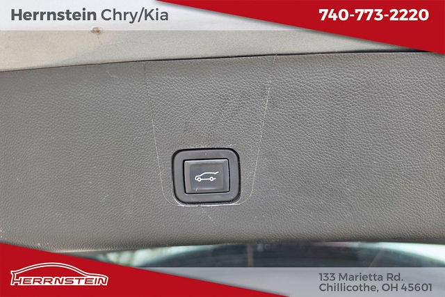 Used 2023 Chevrolet Traverse LT FWD image 28