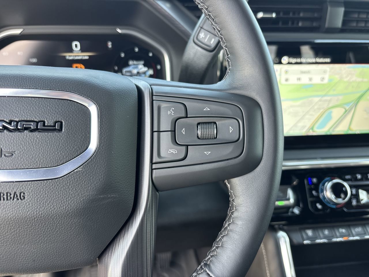 Used 2025 GMC Sierra 2500 Denali Ultimate image 31