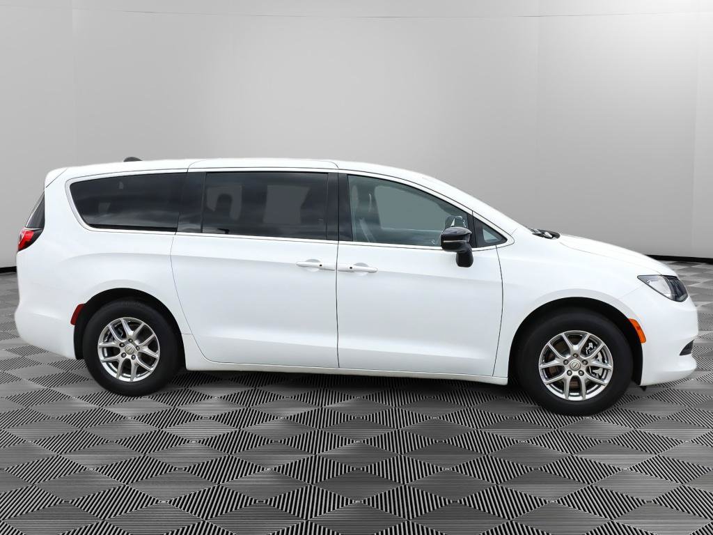 New 2026 Chrysler Voyager LX FWD image 8
