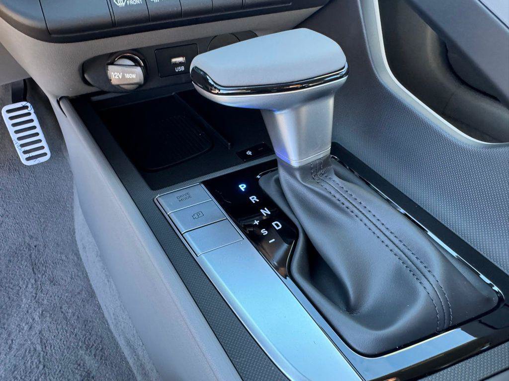 New 2025 Hyundai Elantra Sport FWD image 26