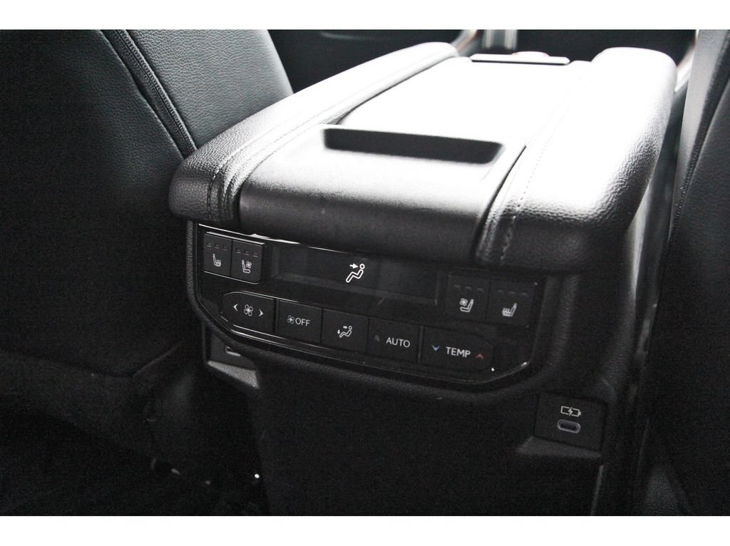 Used 2026 Toyota Grand Highlander AWD Hybrid image 12