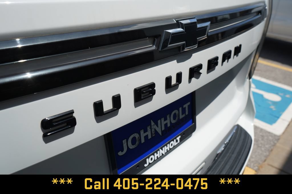 Used 2022 Chevrolet Suburban RST w/ Sport Performance Package AWD/4WD image 5