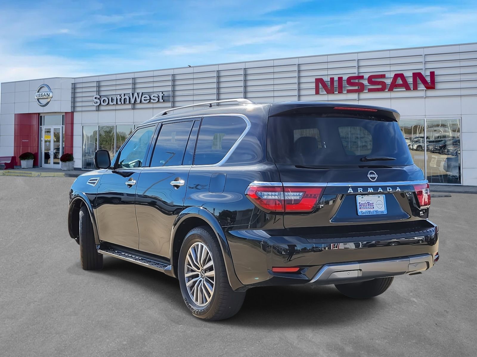 Certified 2023 Nissan Armada SL w/ Captain's Chairs Package image 9