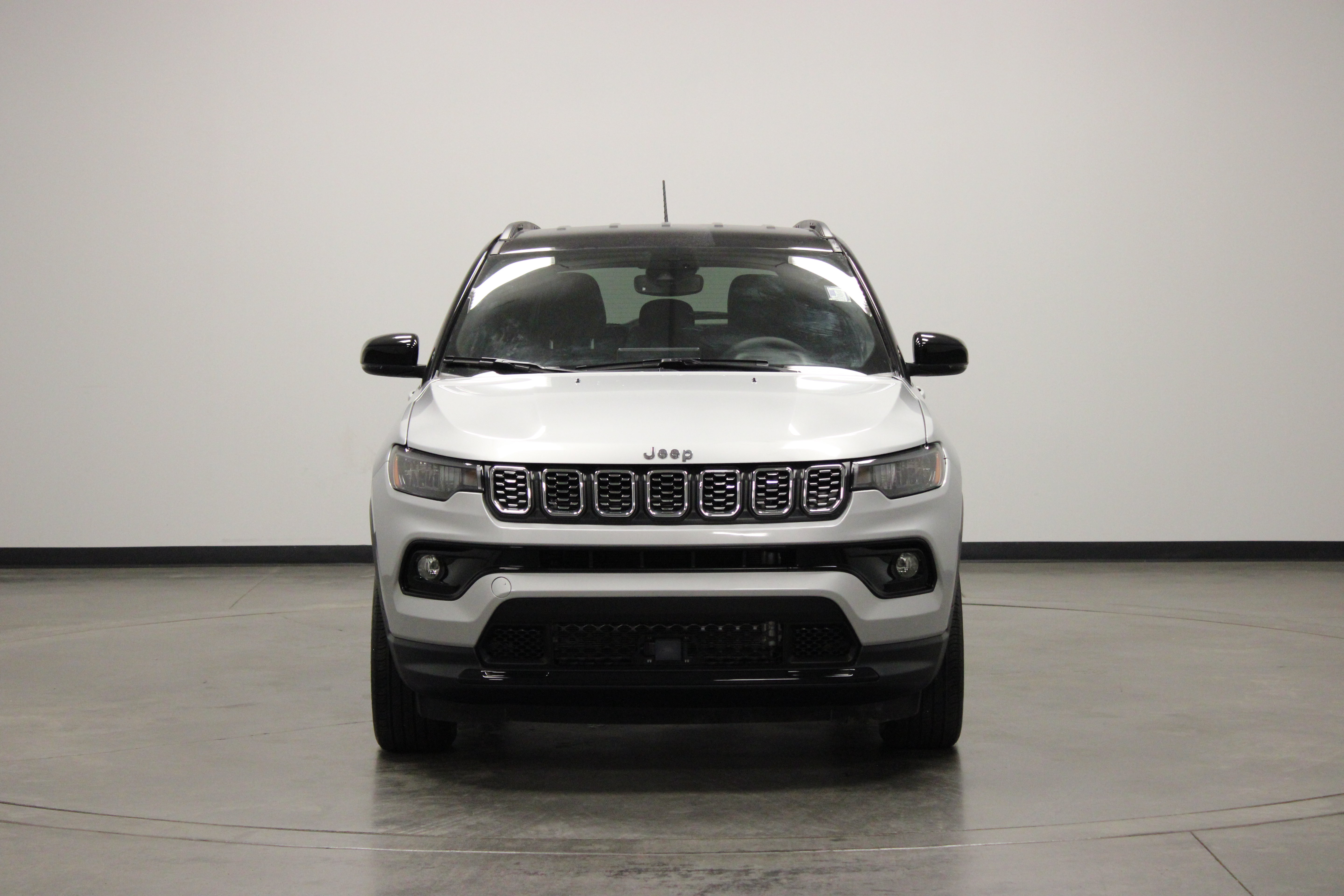 Used 2025 Jeep Compass Limited AWD/4WD image 3