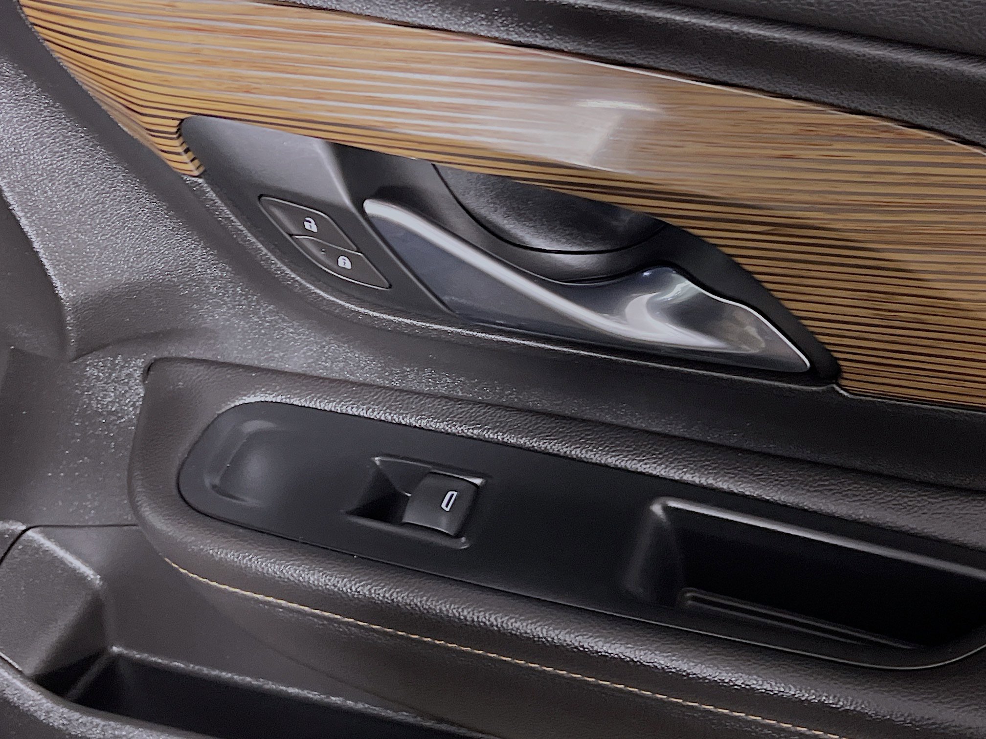 Used 2020 GMC Terrain SLE w/ Driver Convenience Package image 32