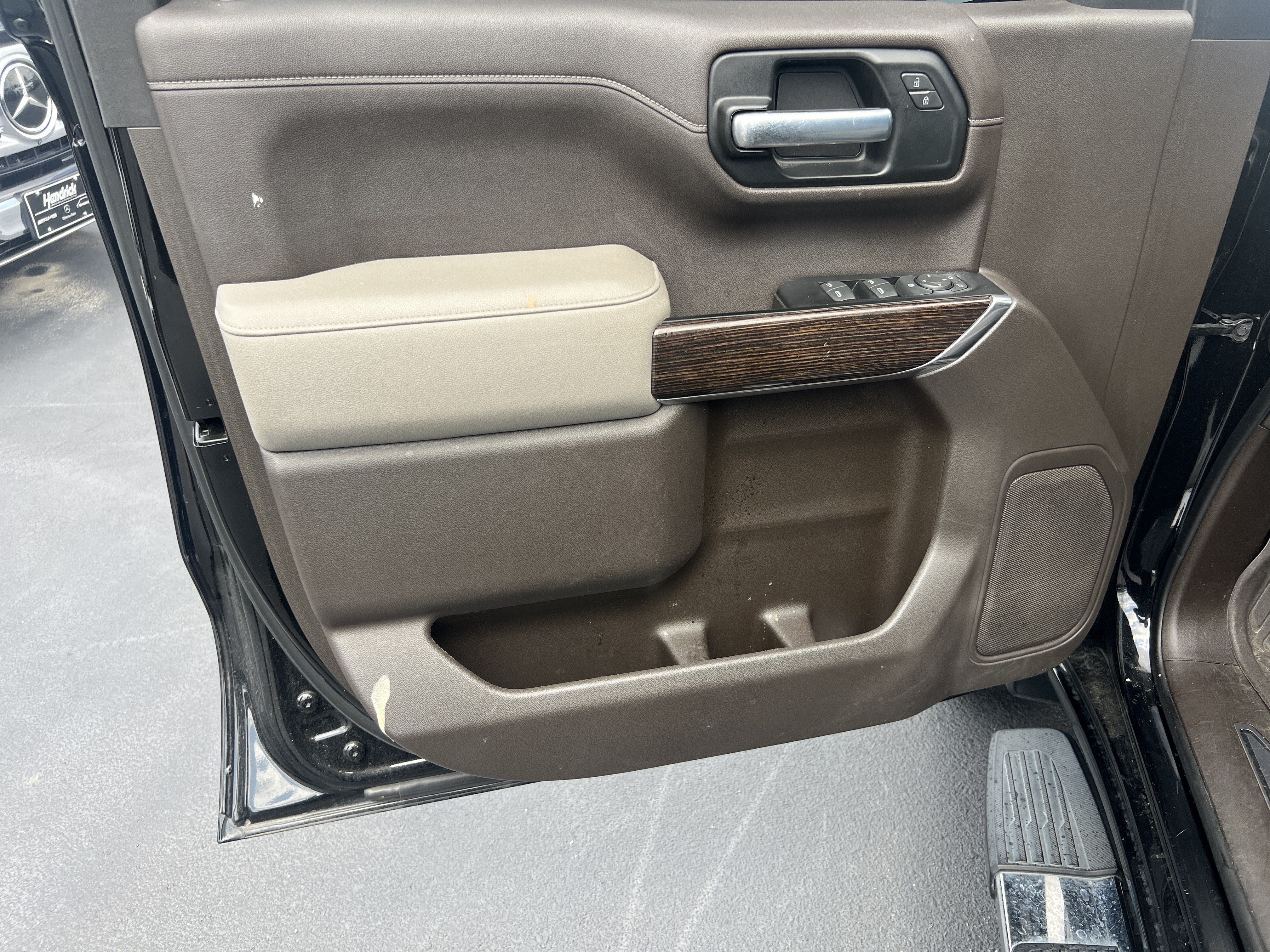 Used 2019 GMC Sierra 1500 SLE w/ SLE Value Package AWD/4WD image 14