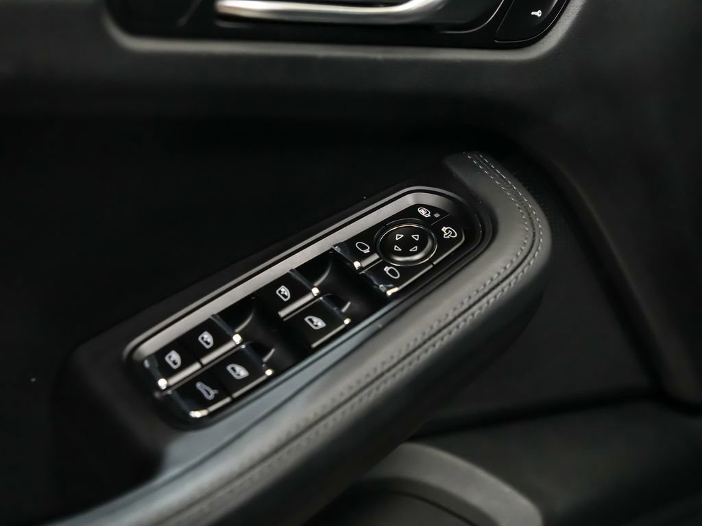 Certified 2020 Porsche Macan GTS image 23