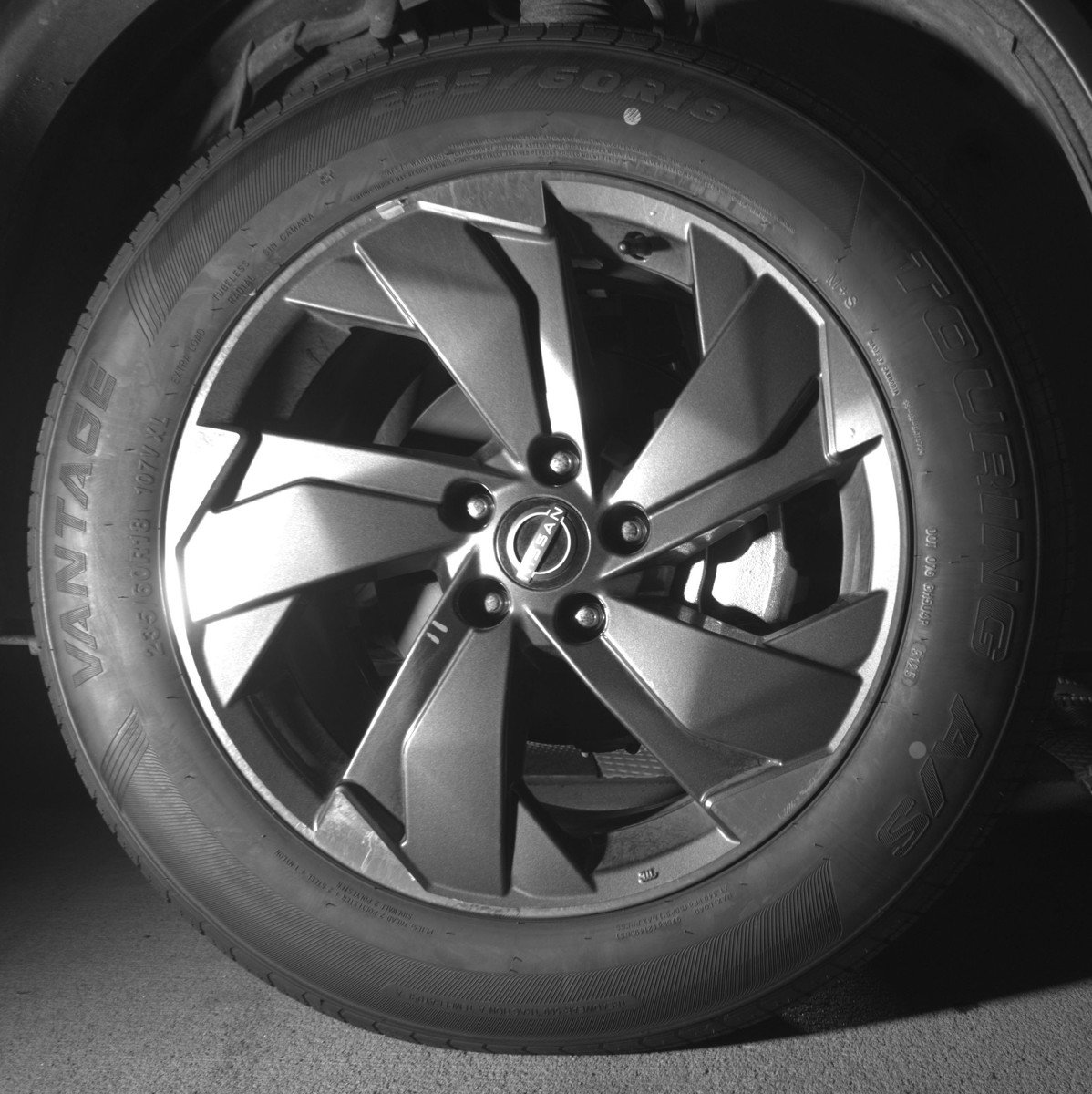 Used 2025 Nissan Rogue SV FWD image 13