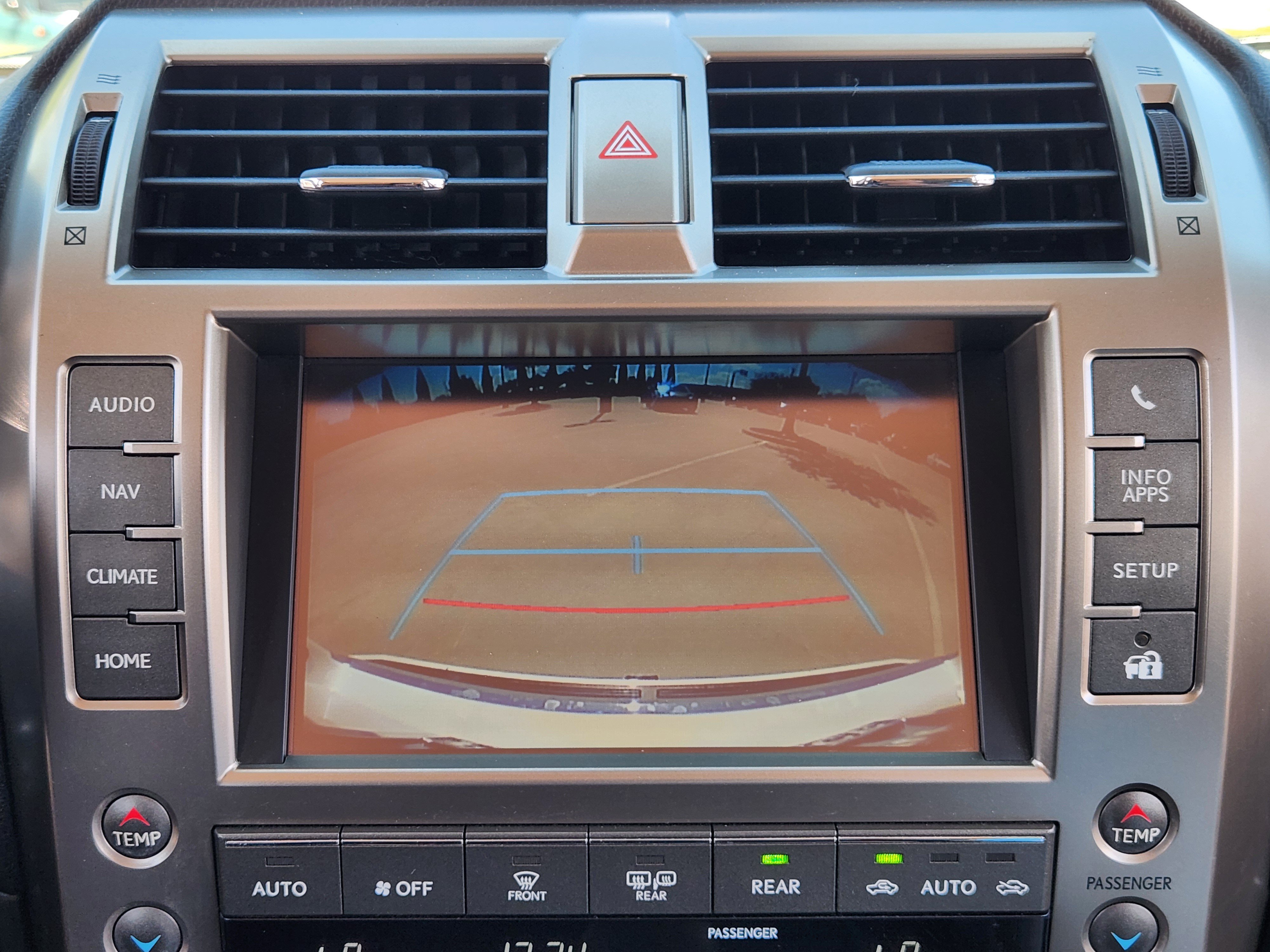 Used 2018 Lexus GX 460 Luxury w/ Preferred Accessory Package AWD/4WD image 18